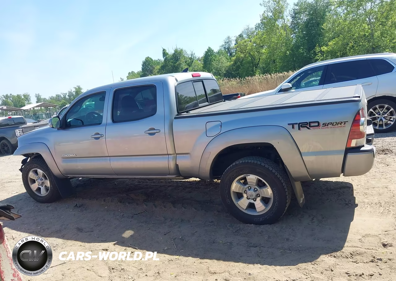2015 Toyota Tacoma Base V6 VIN:5TFMU4FNXFX028498 - 15