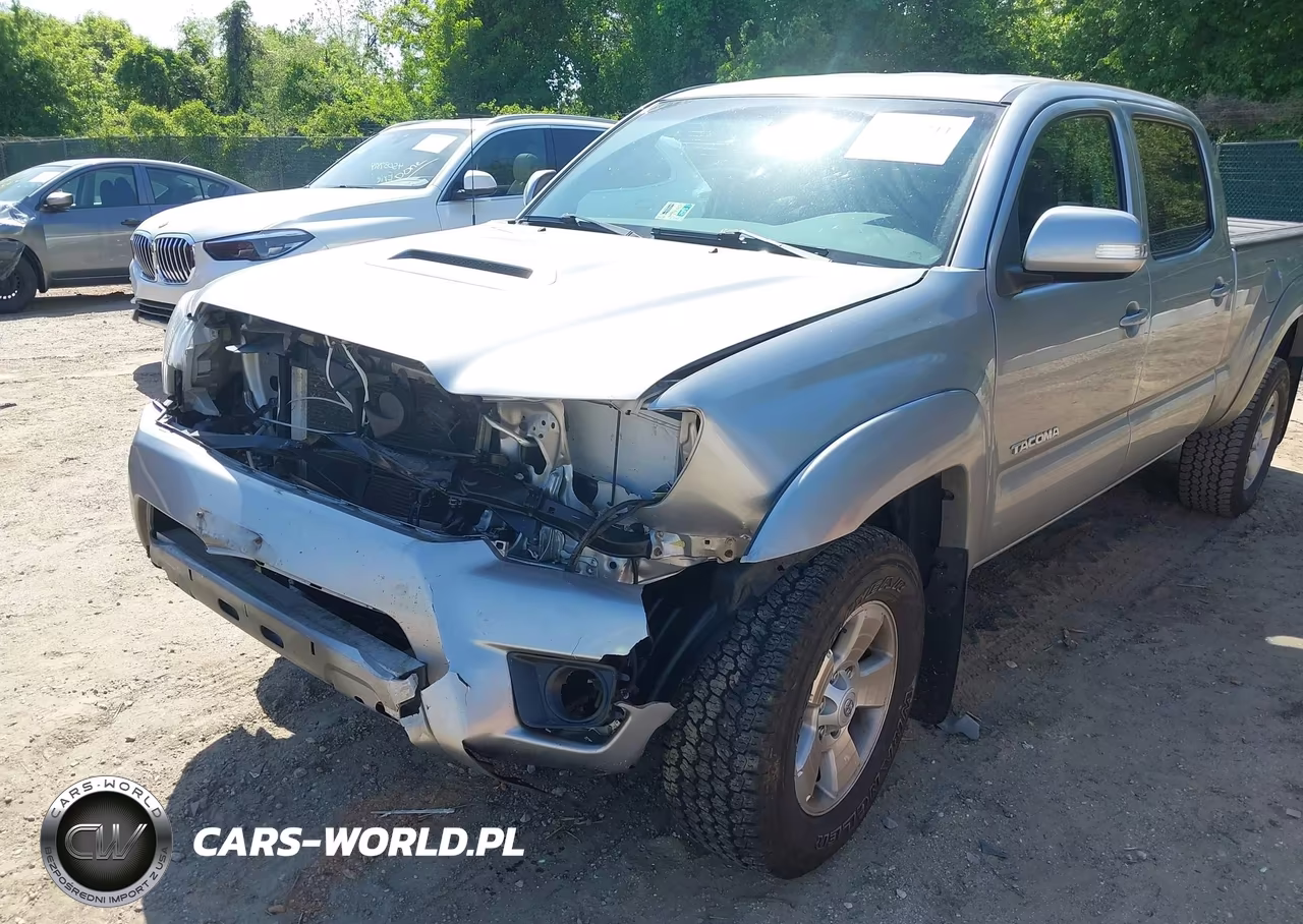 2015 Toyota Tacoma Base V6 VIN:5TFMU4FNXFX028498 - 6