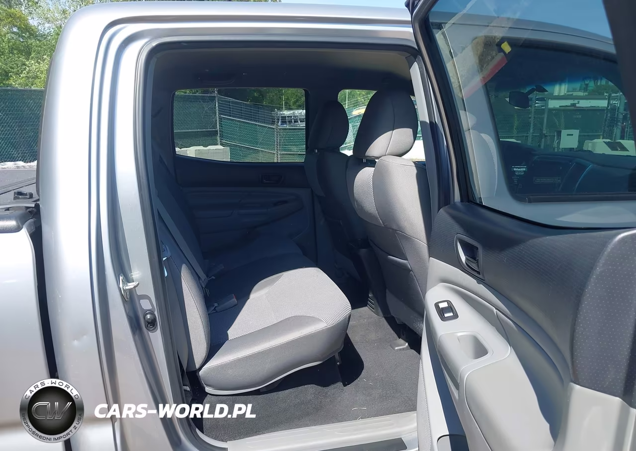 2015 Toyota Tacoma Base V6 VIN:5TFMU4FNXFX028498 - 8