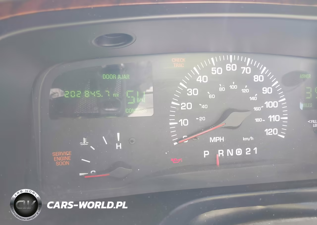 2000 Lincoln Town Car Executive VIN:1LNHM81WXYY918811 - 7