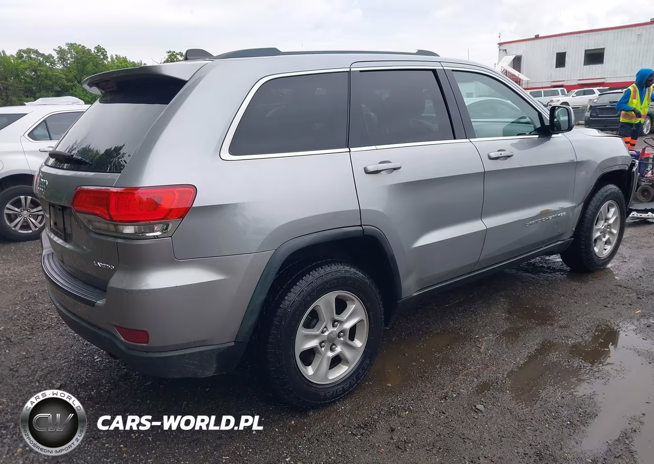 2014 Jeep Grand Cherokee Laredo VIN:1C4RJEAGXEC218093 - 4