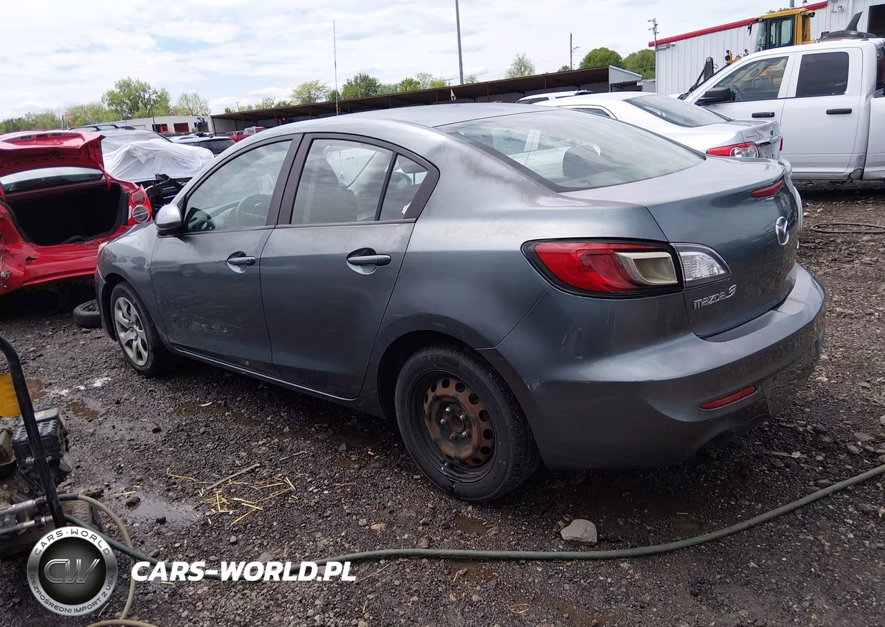 2013 Mazda Mazda3 I Sport VIN:JM1BL1UP0D1756392 - 3