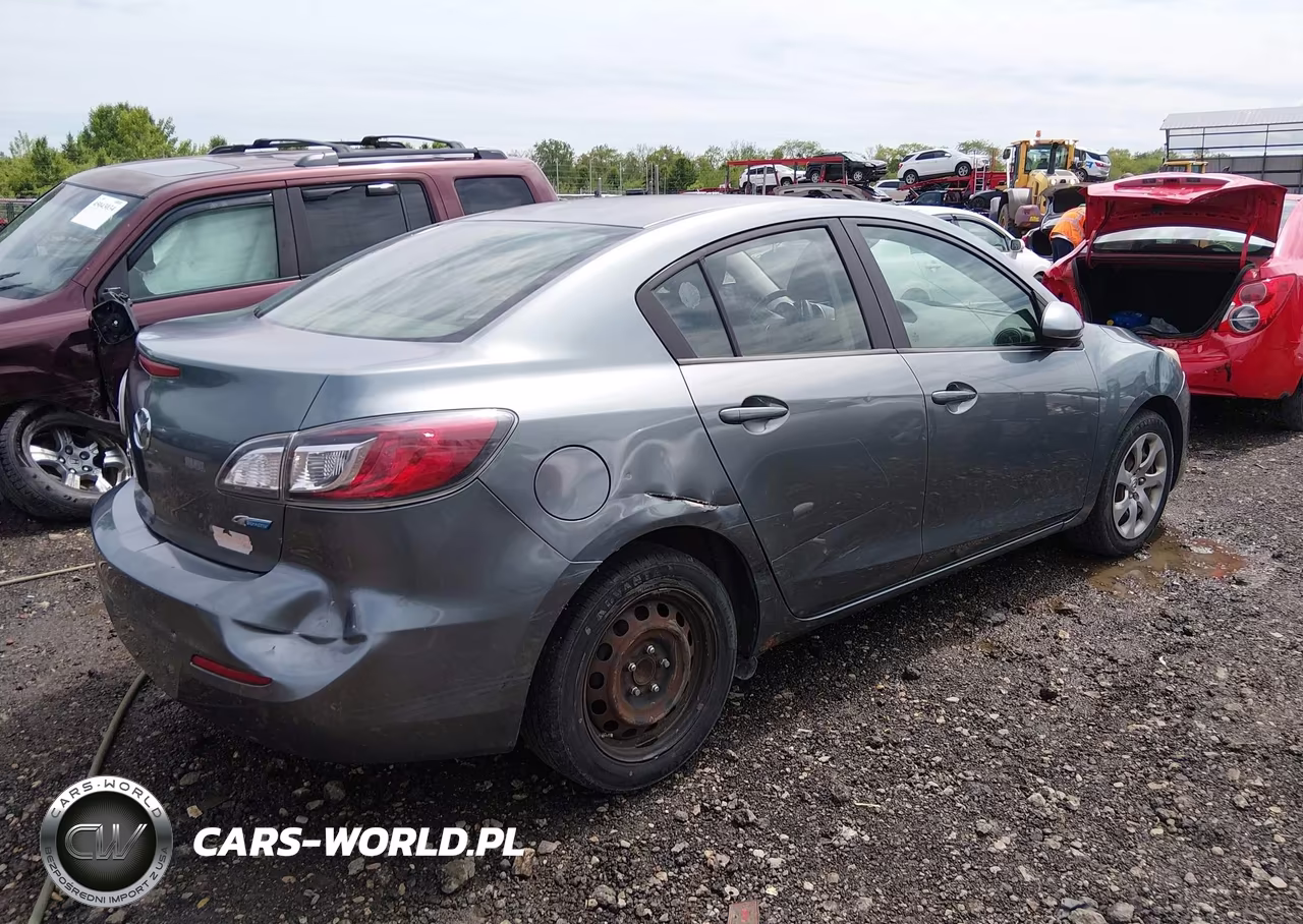 2013 Mazda Mazda3 I Sport VIN:JM1BL1UP0D1756392 - 4