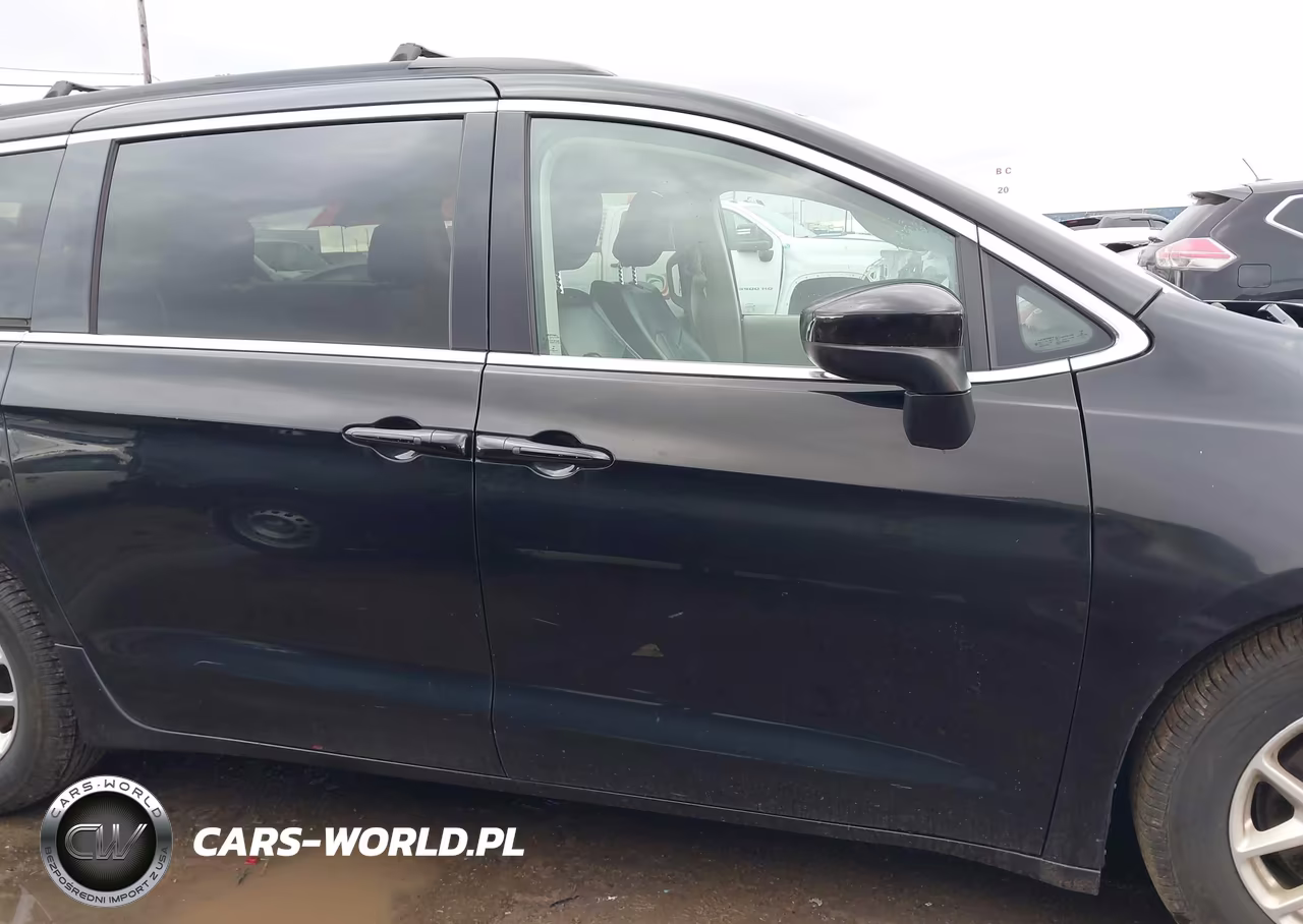 2020 Chrysler Voyager Lxi VIN:2C4RC1DG2LR195833 - 13