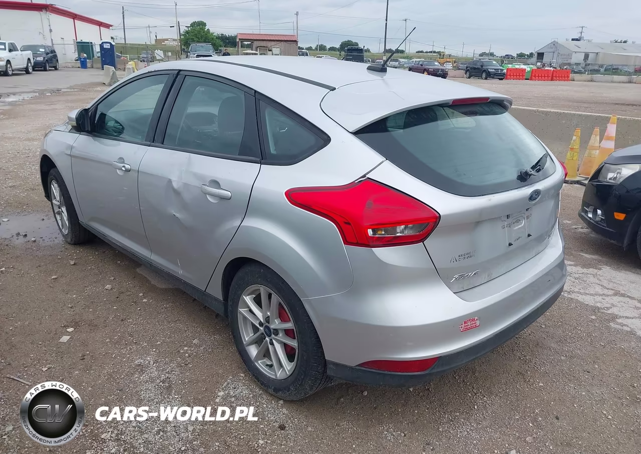2016 Ford Focus Se VIN:1FADP3K25GL286648 - 3