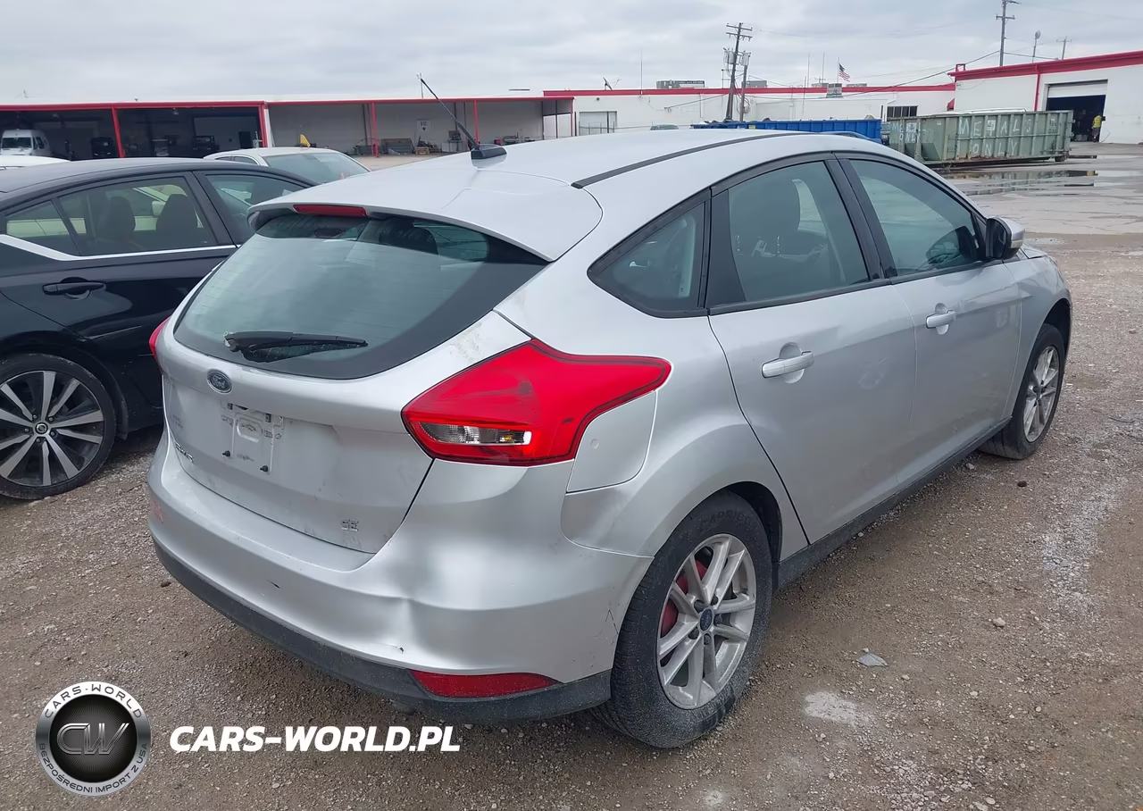2016 Ford Focus Se VIN:1FADP3K25GL286648 - 4