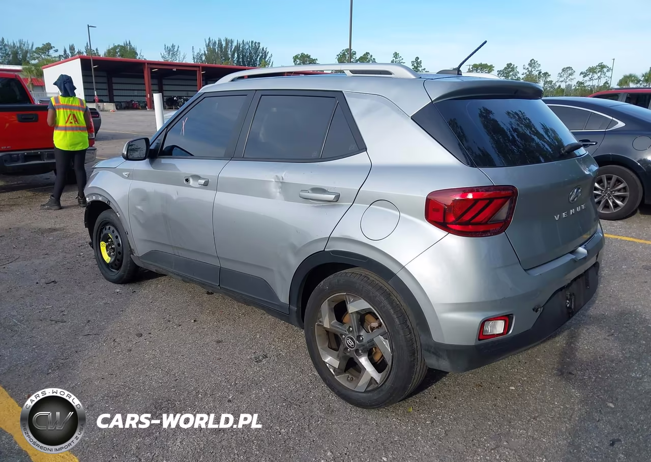 2023 Hyundai Venue Sel VIN:KMHRC8A31PU219988 - 3