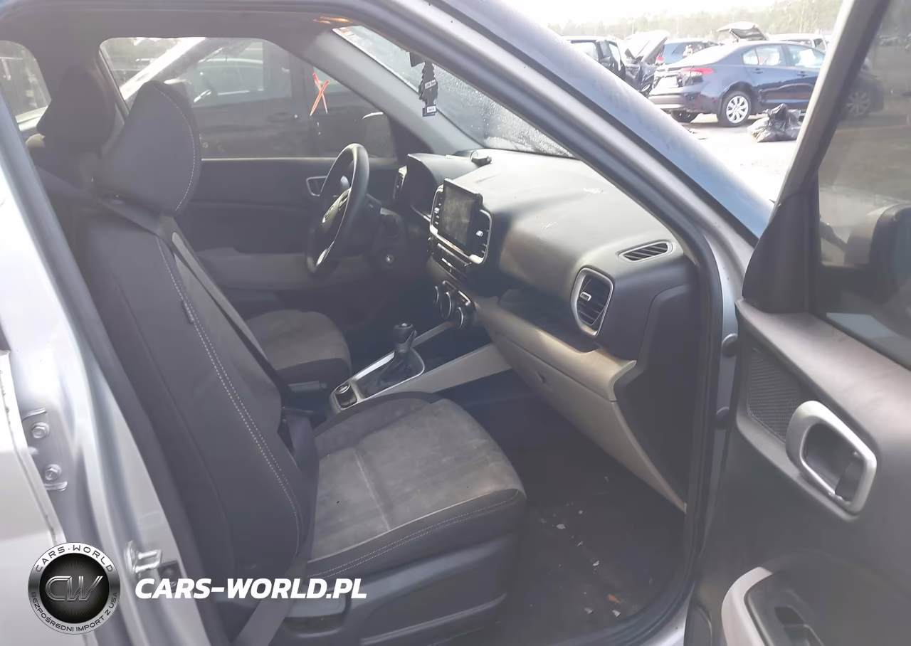 2023 Hyundai Venue Sel VIN:KMHRC8A31PU219988 - 5