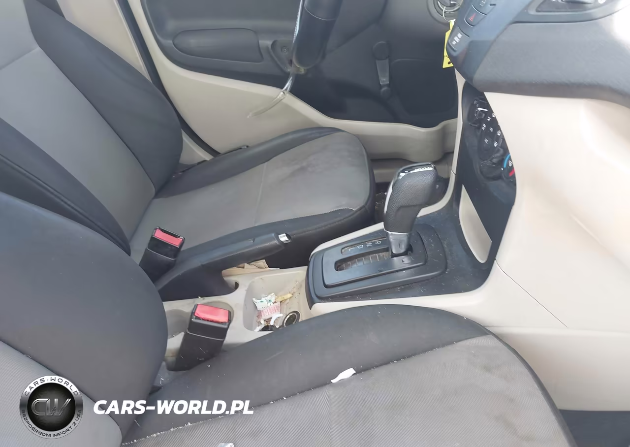 2012 Ford Fiesta S VIN:3FADP4AJ8CM104724 - 5