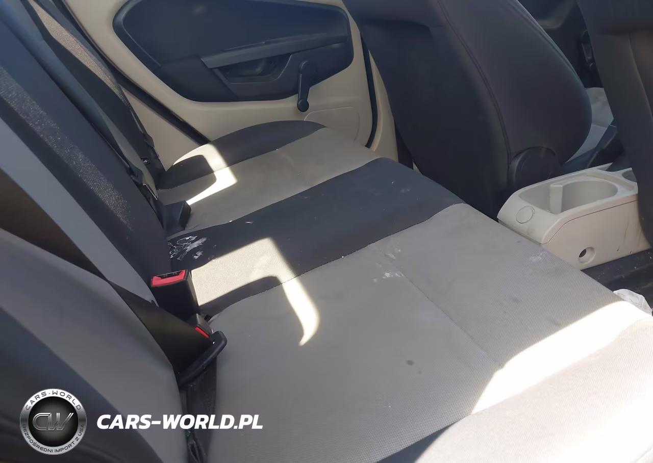 2012 Ford Fiesta S VIN:3FADP4AJ8CM104724 - 8