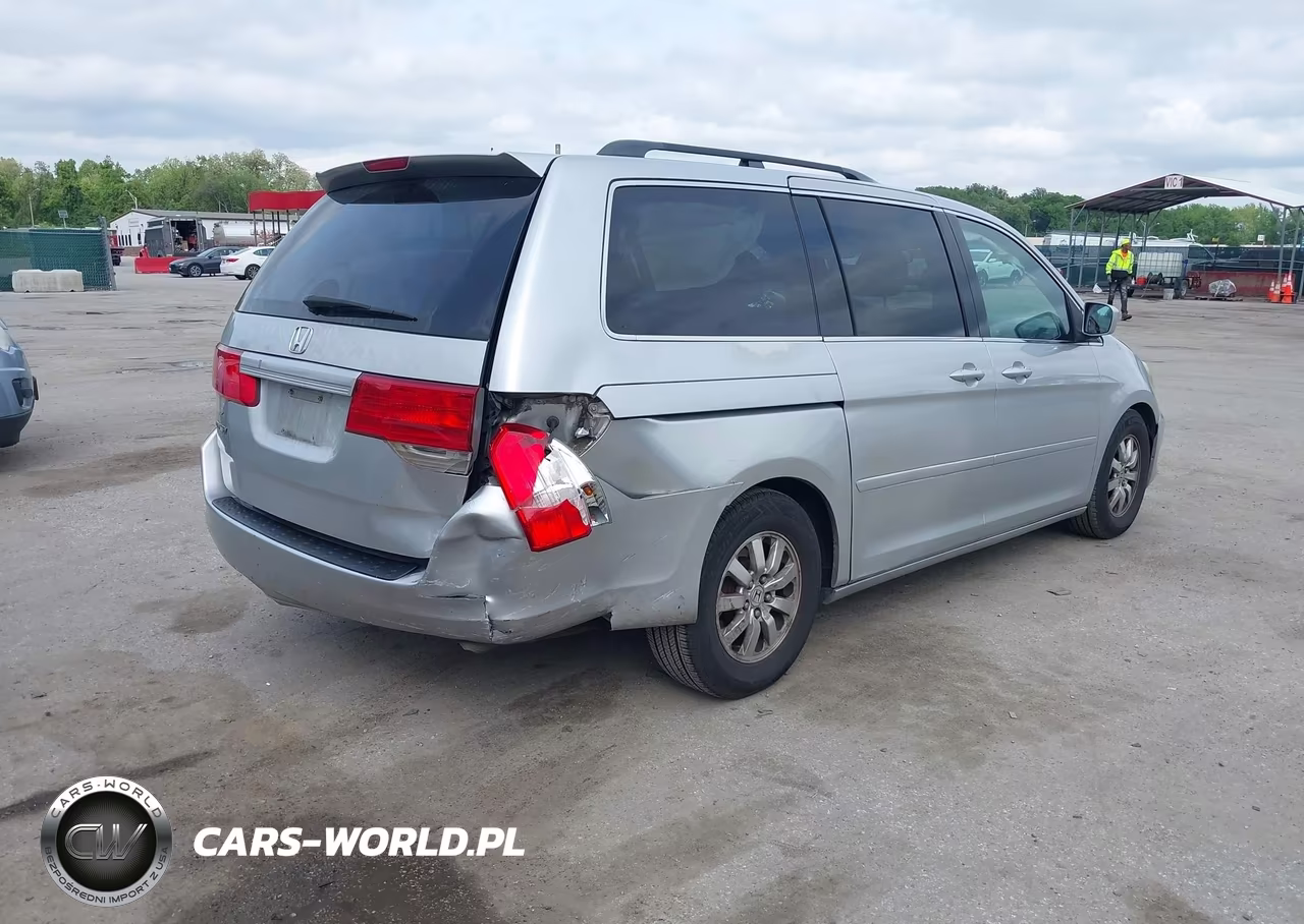 2010 Honda Odyssey Ex VIN:5FNRL3H56AB069150 - 4