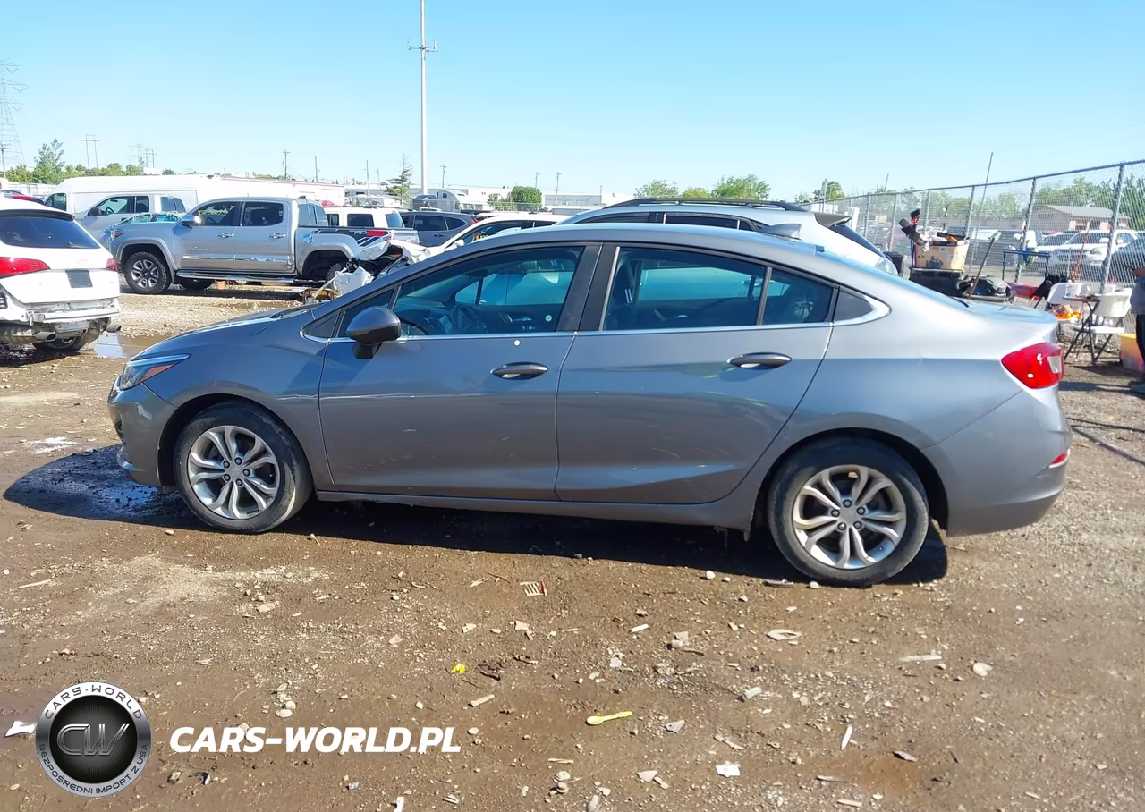 2019 Chevrolet Cruze Lt VIN:1G1BE5SM0K7123775 - 14