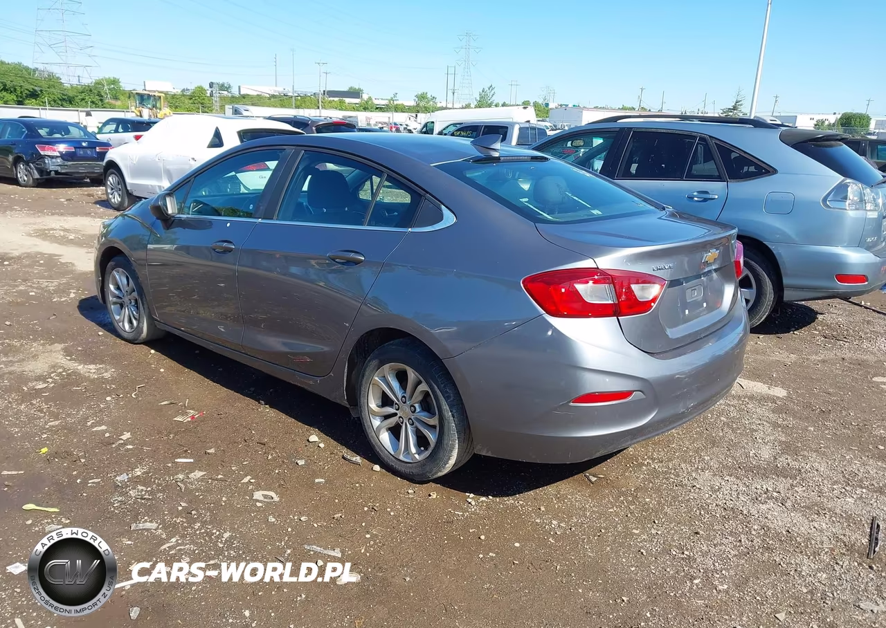 2019 Chevrolet Cruze Lt VIN:1G1BE5SM0K7123775 - 3