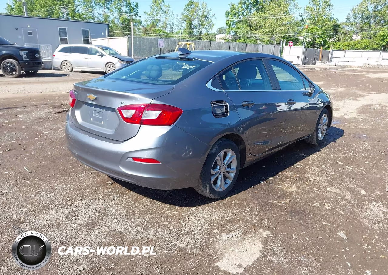 2019 Chevrolet Cruze Lt VIN:1G1BE5SM0K7123775 - 4