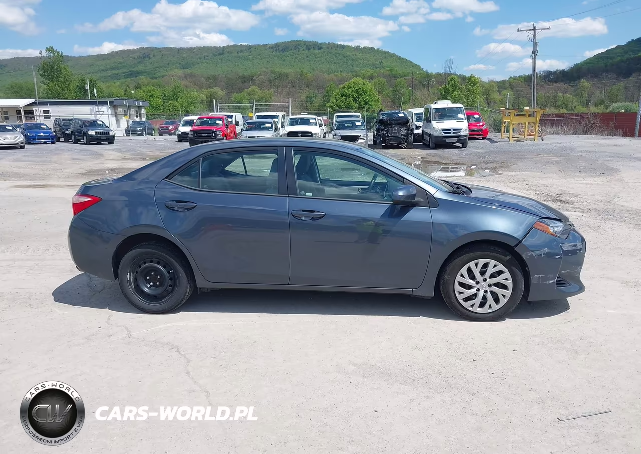 2017 Toyota Corolla Le VIN:2T1BURHEXHC859390 - 13
