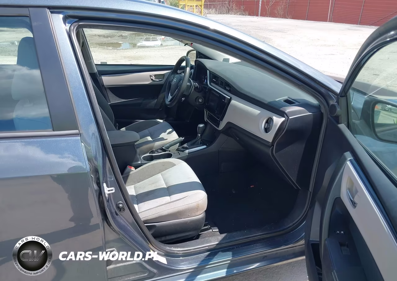 2017 Toyota Corolla Le VIN:2T1BURHEXHC859390 - 5