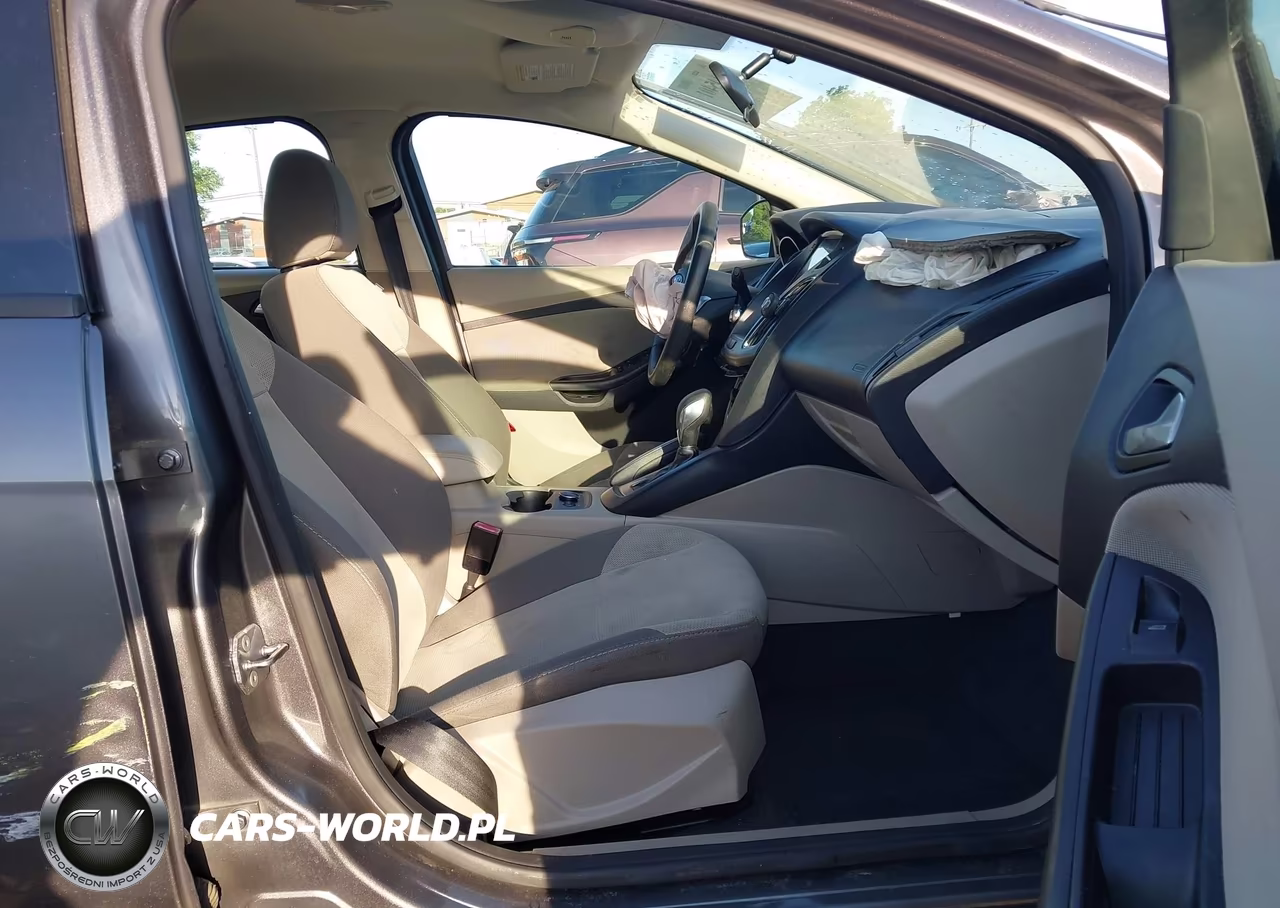 2013 Ford Focus Se VIN:1FADP3K29DL120421 - 5