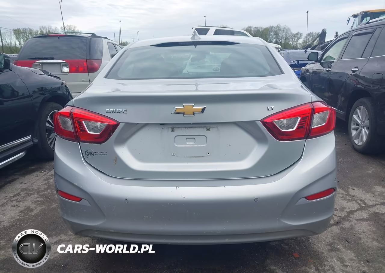 2019 Chevrolet Cruze Lt VIN:1G1BE5SM8K7102303 - 15