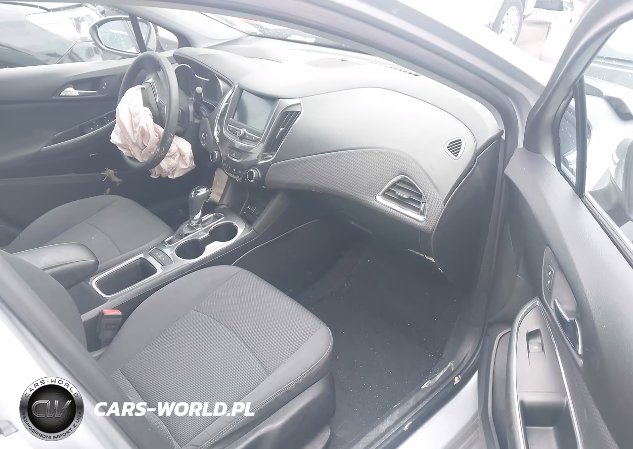 2019 Chevrolet Cruze Lt VIN:1G1BE5SM8K7102303 - 5