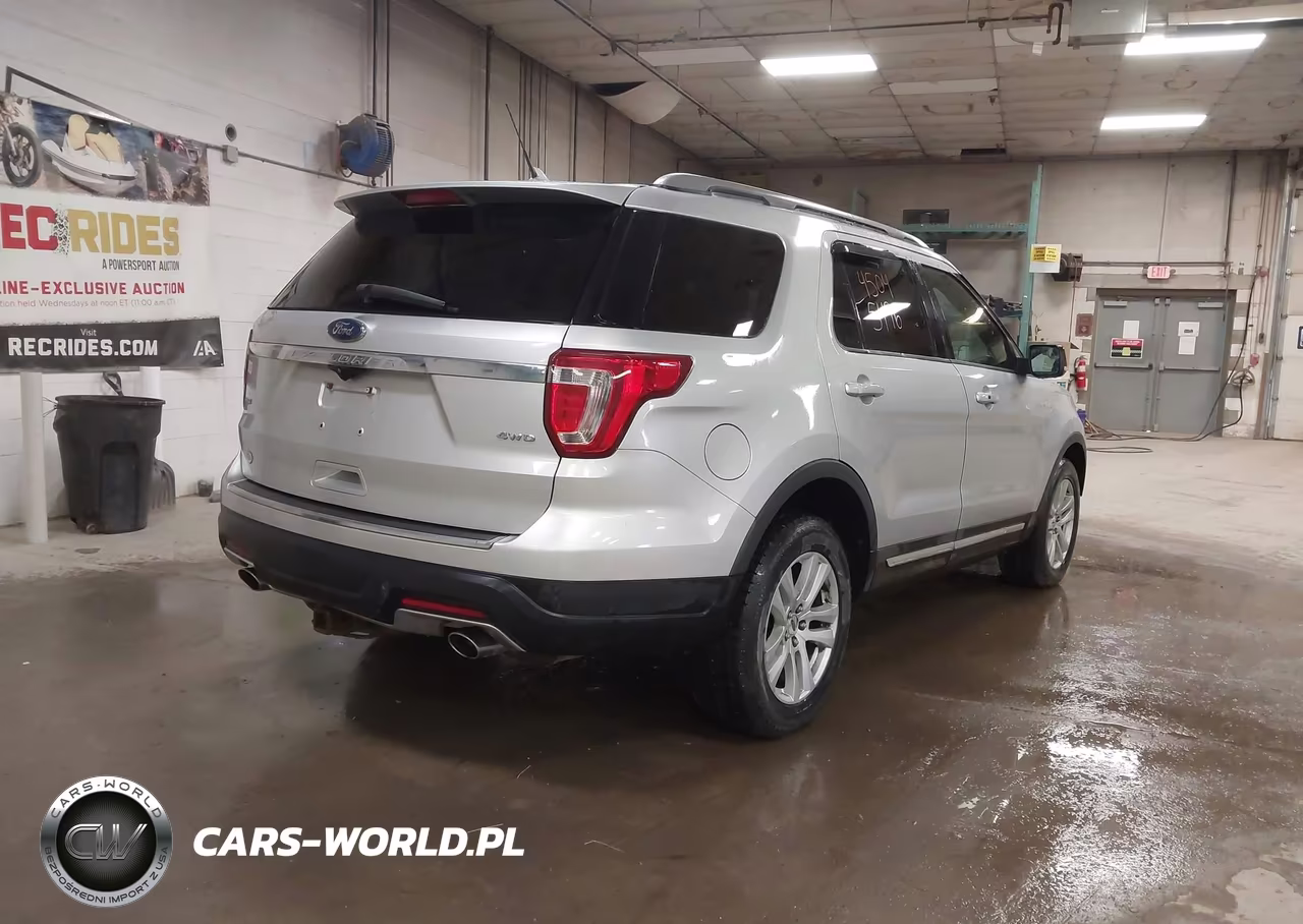 2018 Ford Explorer Xlt VIN:1FM5K8D80JGA29632 - 4