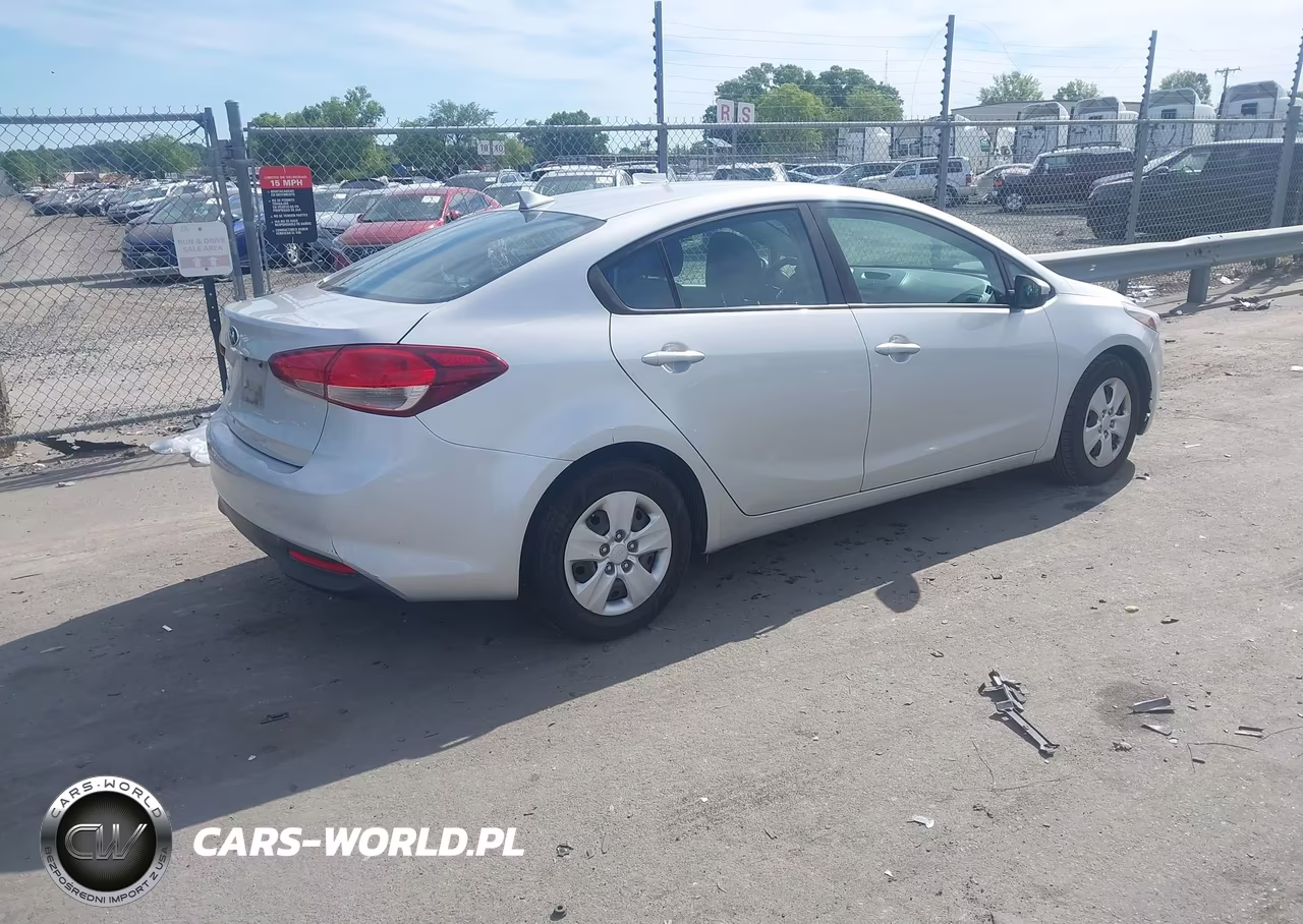 2017 Kia Forte Lx VIN:3KPFL4A76HE084185 - 4