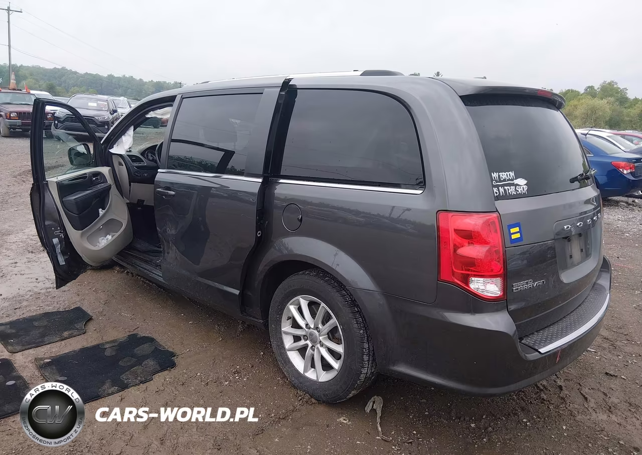 2018 Dodge Grand Caravan Sxt VIN:2C4RDGCG6JR304695 - 3