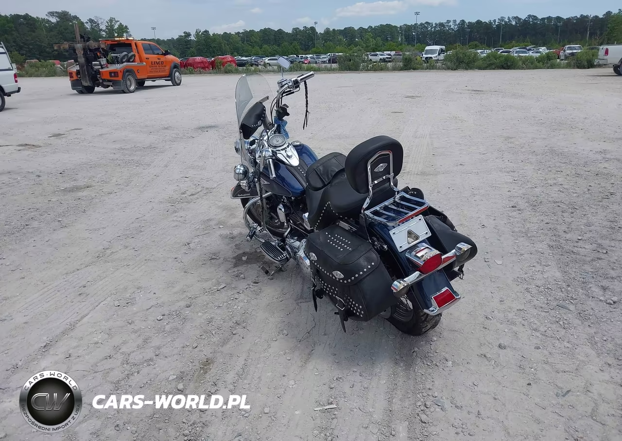 2012 Harley-Davidson Flstc Heritage Softail Classic VIN:1HD1BWV11CB013558 - 3
