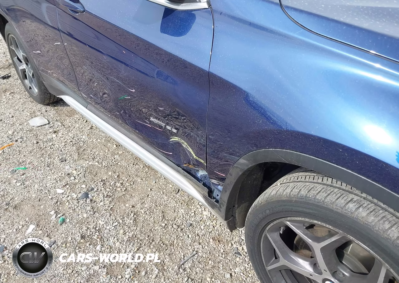 2017 BMW X1 xDrive28I VIN:WBXHT3C37H5F71930 - 17