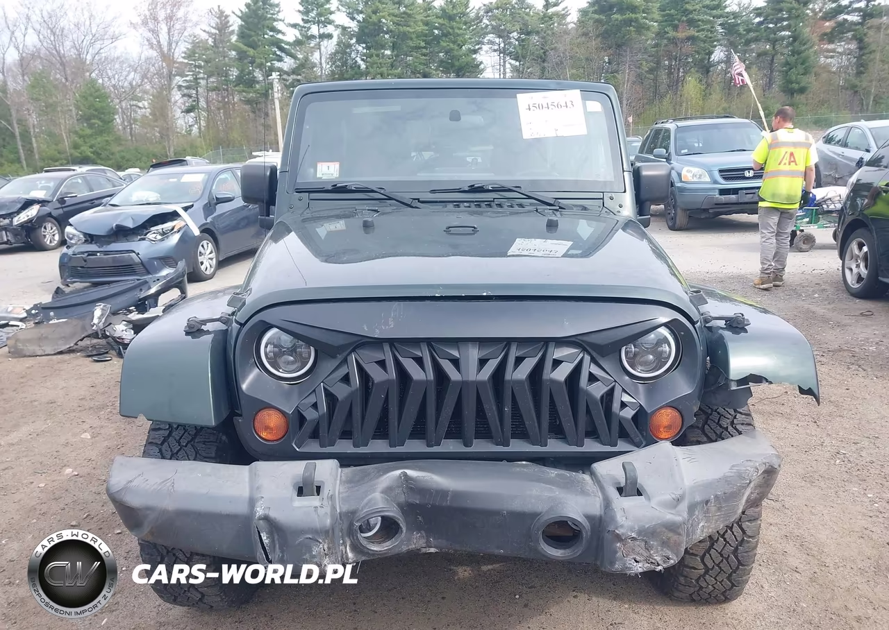 2011 Jeep Wrangler Unlimited Sahara VIN:1J4BA5H10BL563853 - 12