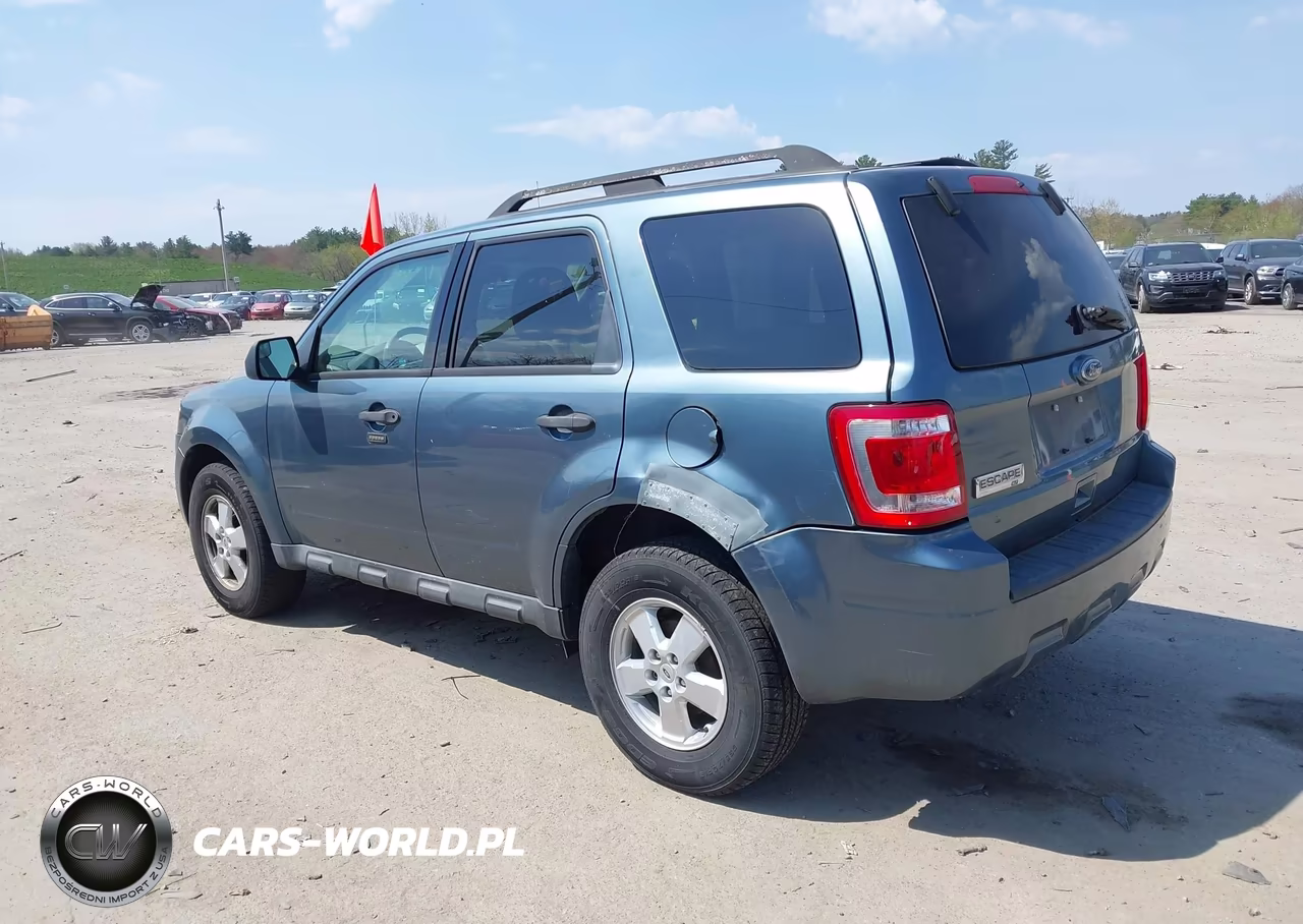 2010 Ford Escape Xlt VIN:1FMCU9D77AKC68753 - 3