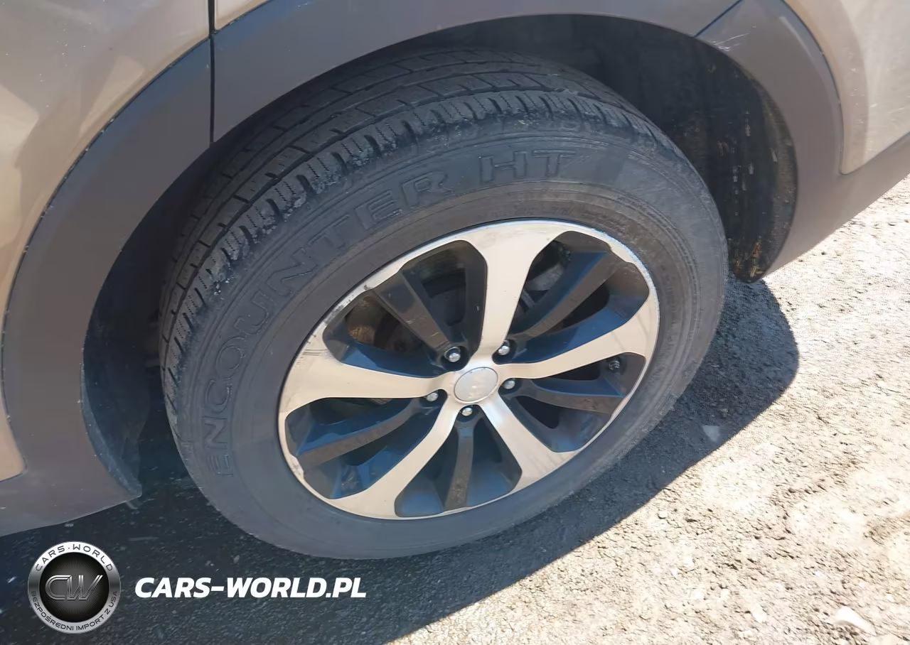 2016 Kia Sorento 2.0T Ex VIN:5XYPHDA18GG030633 - 12