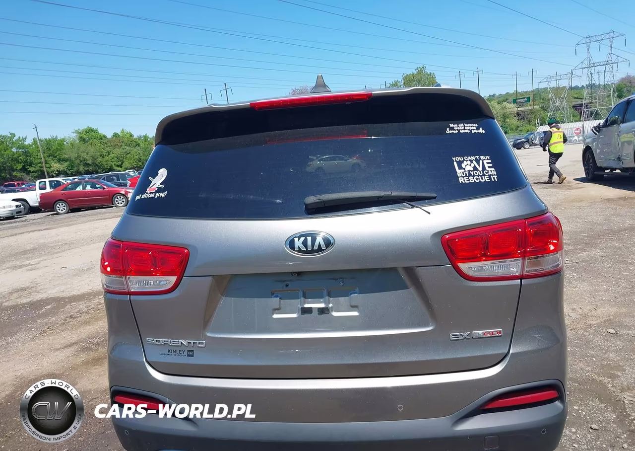 2016 Kia Sorento 2.0T Ex VIN:5XYPHDA18GG030633 - 17
