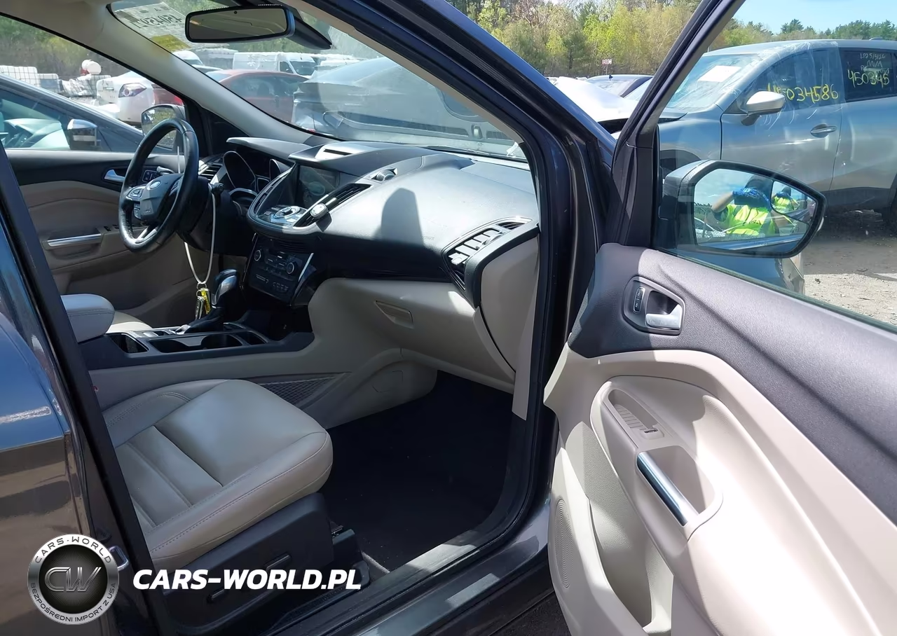 2018 Ford Escape Titanium VIN:1FMCU9J97JUA72581 - 5