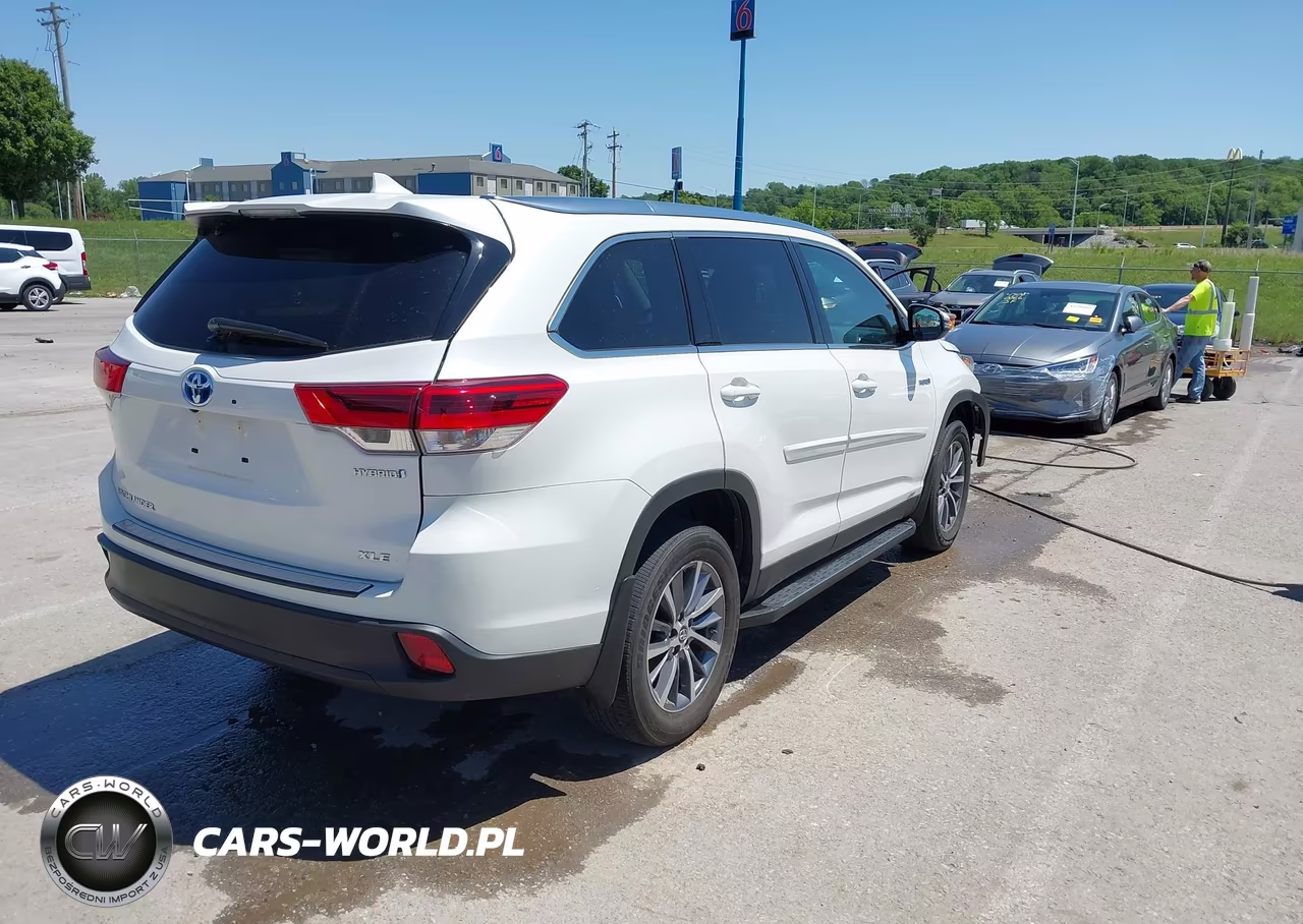 2019 Toyota Highlander Hybrid Xle VIN:5TDJGRFH5KS053083 - 4