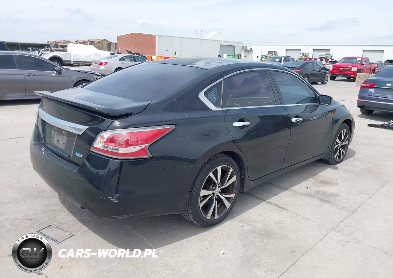 2014 Nissan Altima 2.5 S VIN:1N4AL3AP1EN205335 - 4