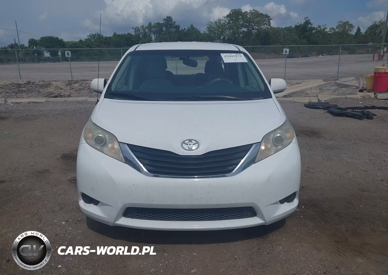 2013 Toyota Sienna Le V6 8 Passenger VIN:5TDKK3DC7DS346512 - 13