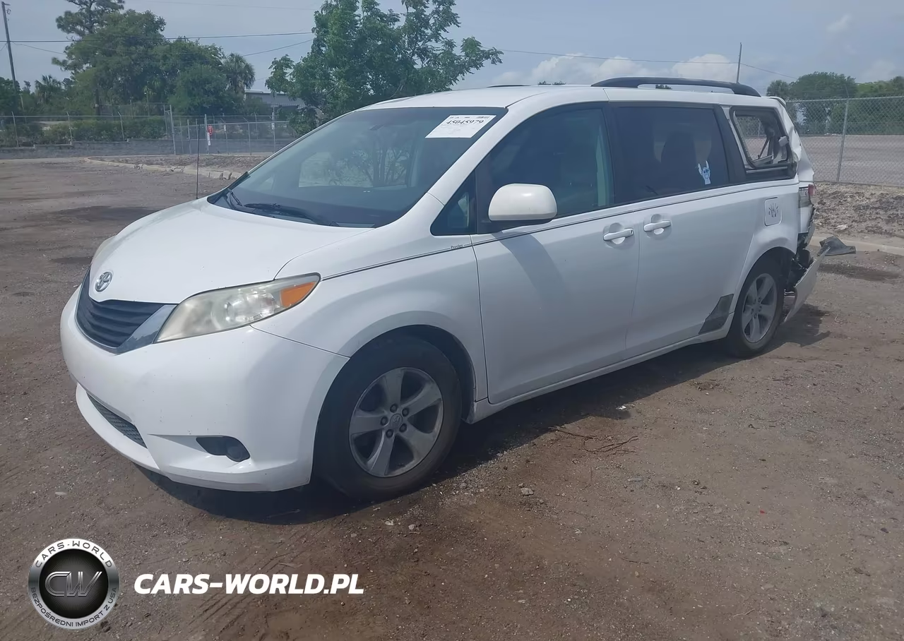 2013 Toyota Sienna Le V6 8 Passenger VIN:5TDKK3DC7DS346512 - 2