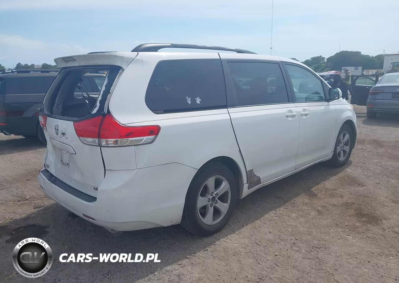 2013 Toyota Sienna Le V6 8 Passenger VIN:5TDKK3DC7DS346512 - 4
