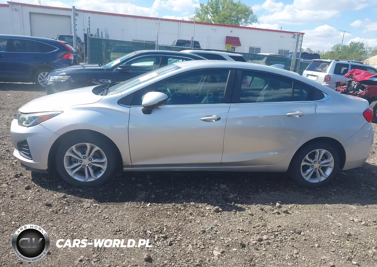 2019 Chevrolet Cruze Lt VIN:1G1BE5SM7K7144882 - 14