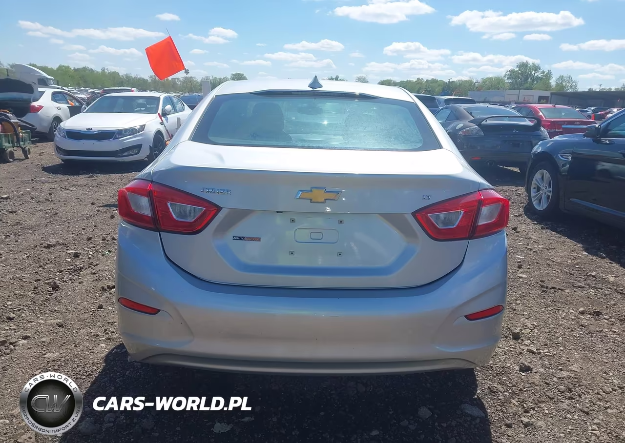 2019 Chevrolet Cruze Lt VIN:1G1BE5SM7K7144882 - 16