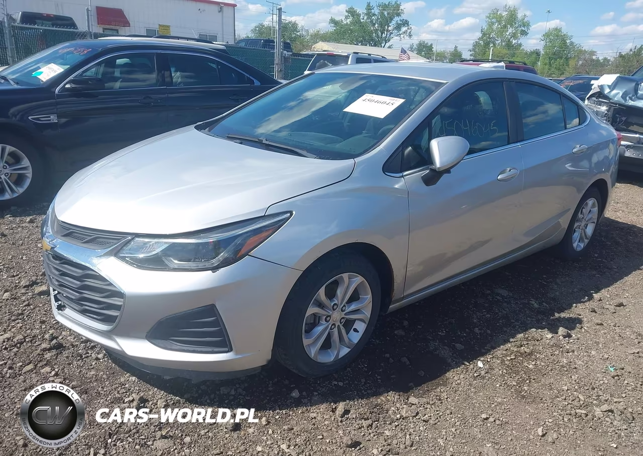 2019 Chevrolet Cruze Lt VIN:1G1BE5SM7K7144882 - 2