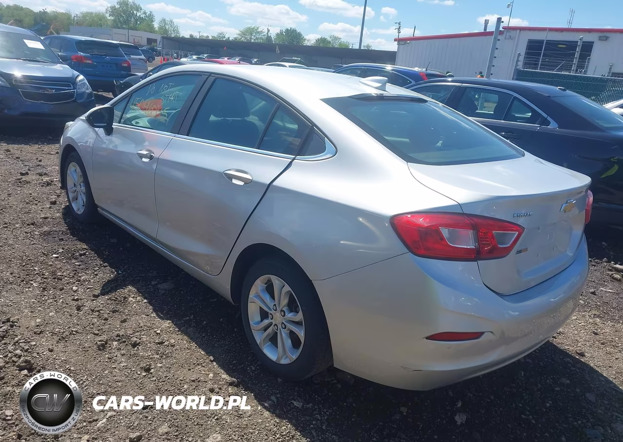 2019 Chevrolet Cruze Lt VIN:1G1BE5SM7K7144882 - 3