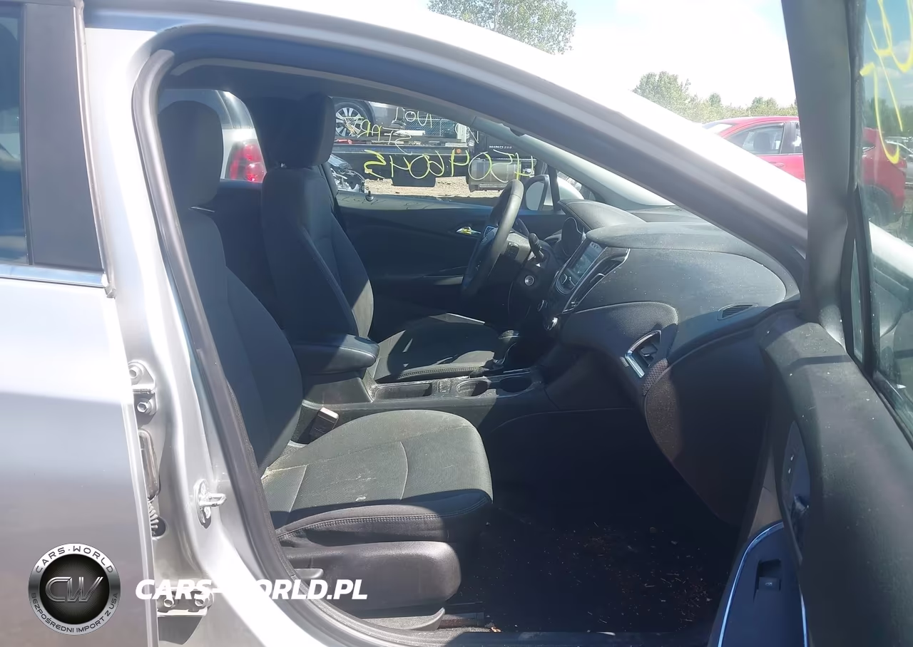 2019 Chevrolet Cruze Lt VIN:1G1BE5SM7K7144882 - 5