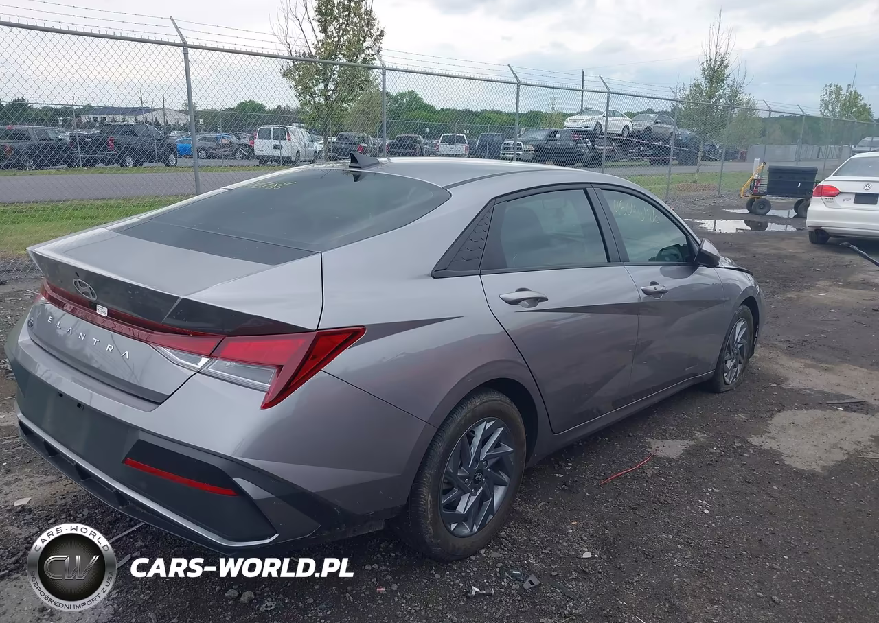 2024 Hyundai Elantra Sel VIN:KMHLM4DG0RU693766 - 4