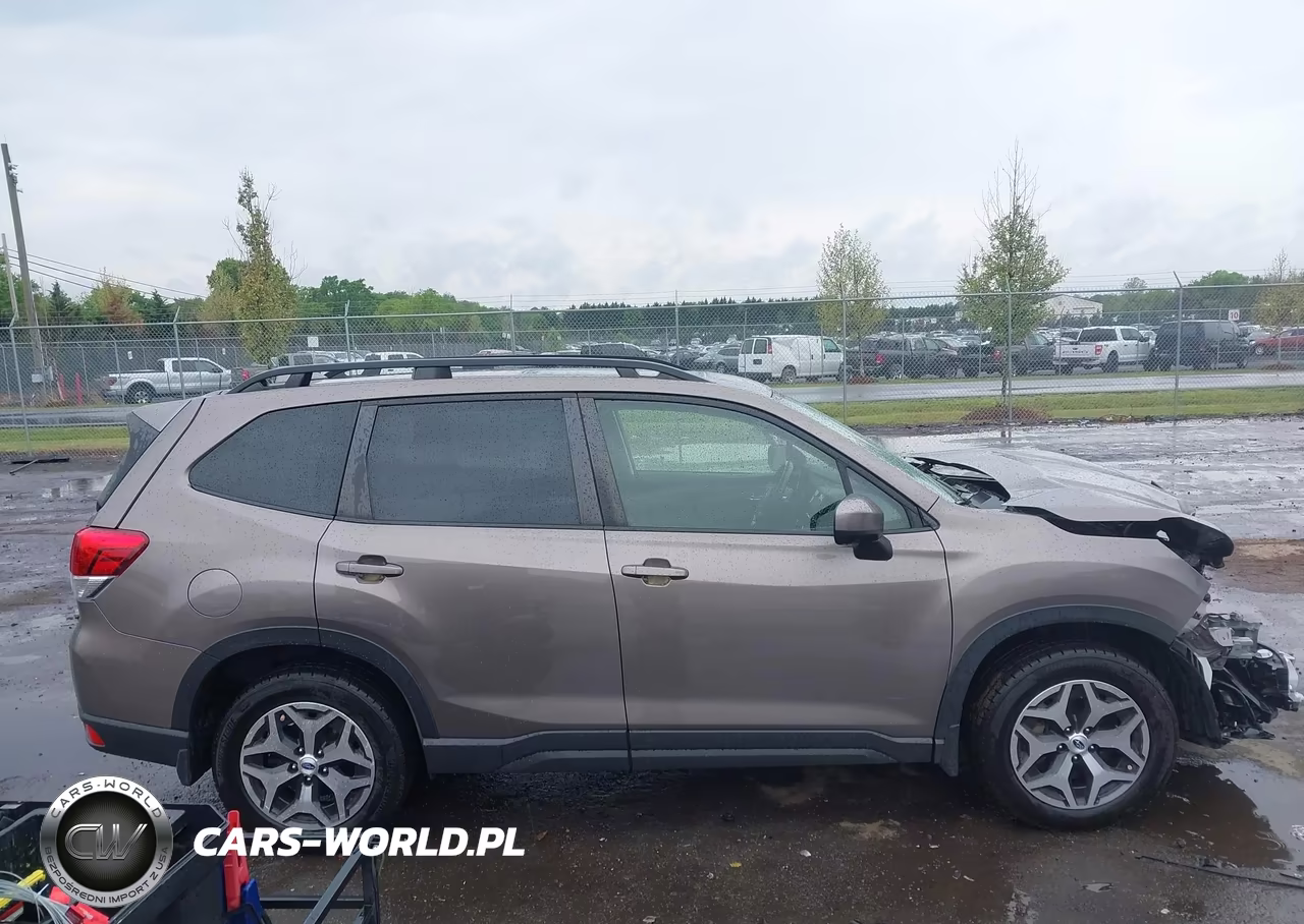 2023 Subaru Forester Premium VIN:JF2SKADC3PH482148 - 14