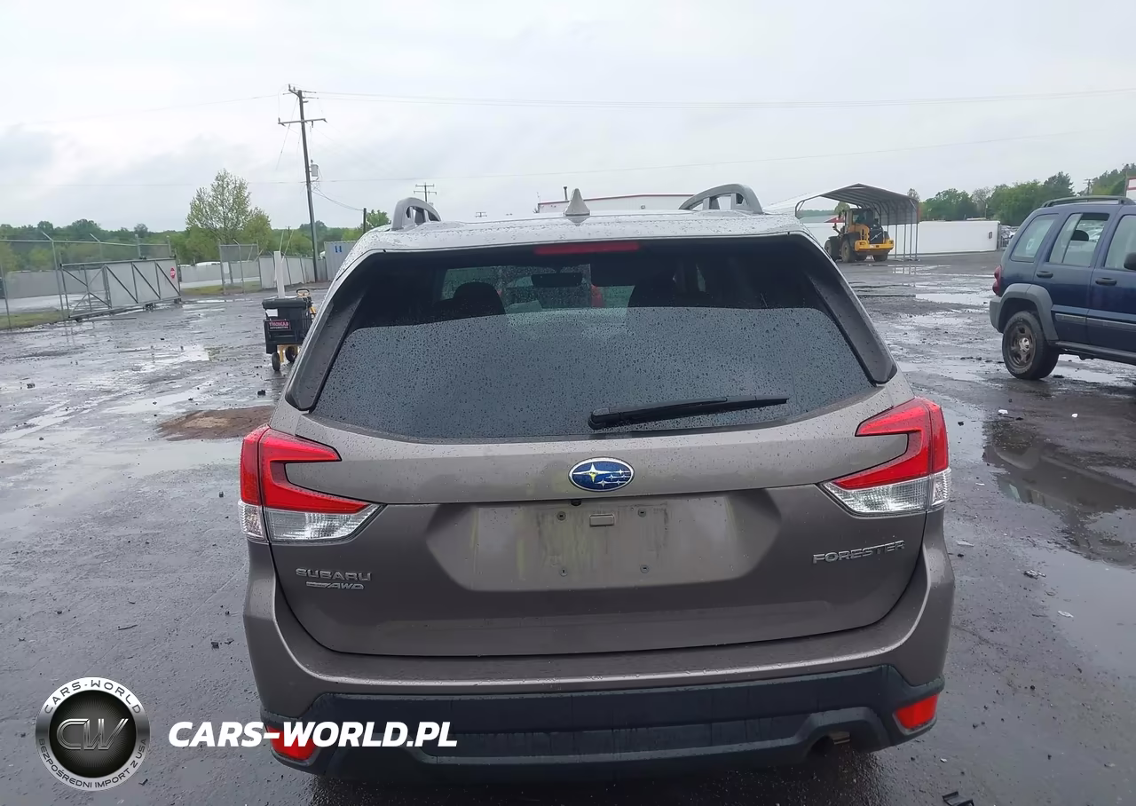 2023 Subaru Forester Premium VIN:JF2SKADC3PH482148 - 17
