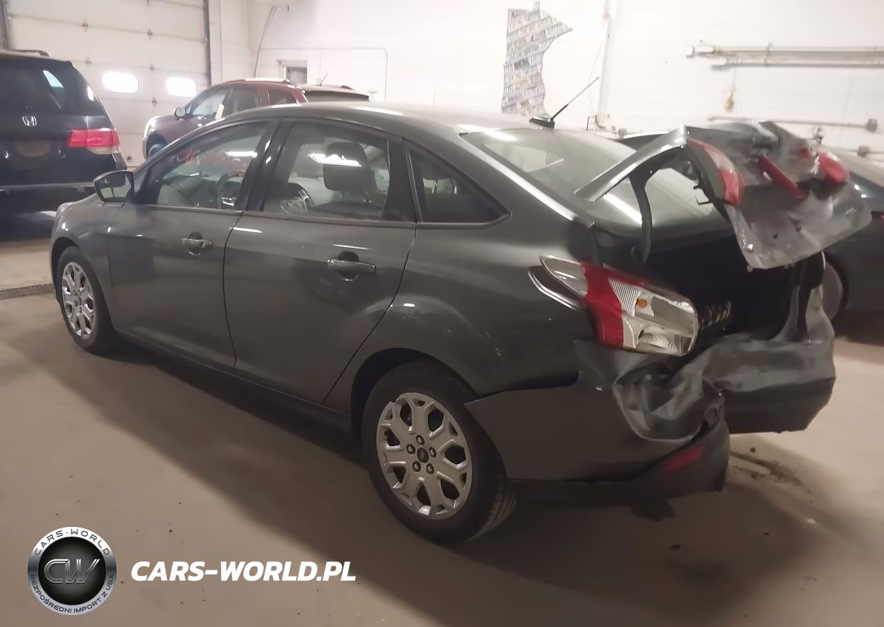 2012 Ford Focus Se VIN:1FAHP3F21CL324236 - 3