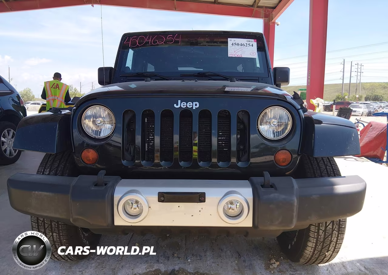 2012 Jeep Wrangler Unlimited Sahara VIN:1C4HJWEG5CL163402 - 12