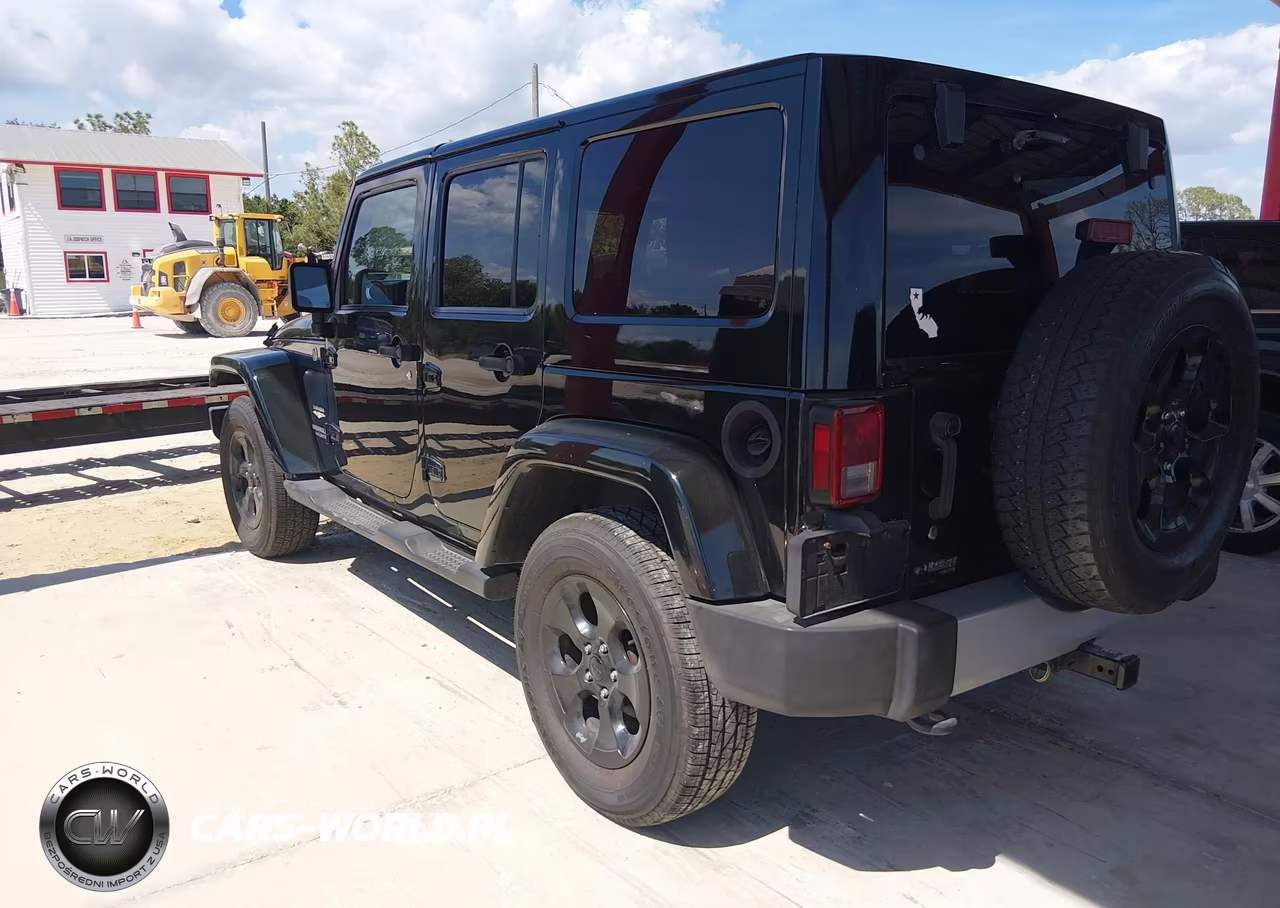 2012 Jeep Wrangler Unlimited Sahara VIN:1C4HJWEG5CL163402 - 3
