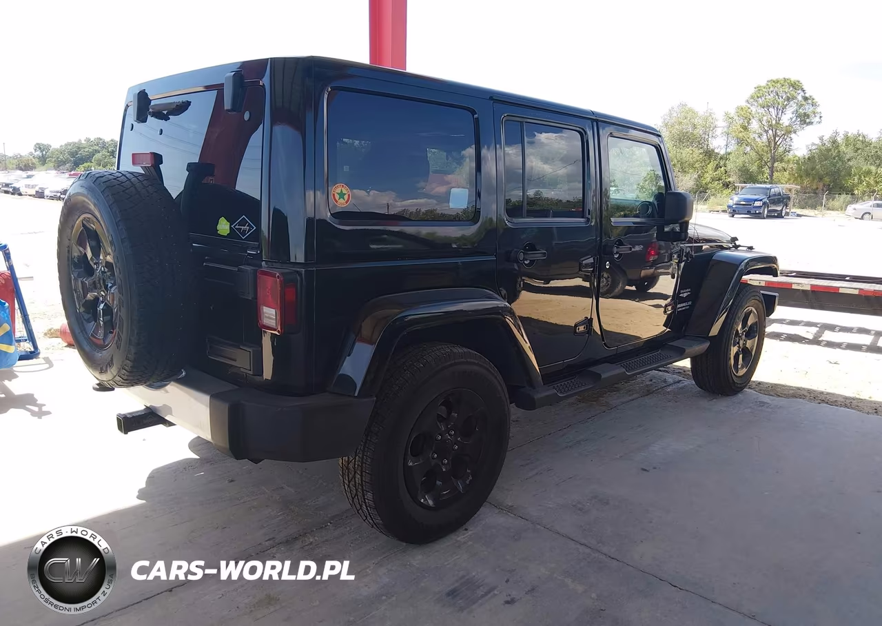 2012 Jeep Wrangler Unlimited Sahara VIN:1C4HJWEG5CL163402 - 4